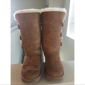 UGG BAILEY BUTTON TRIPLET II BOOT